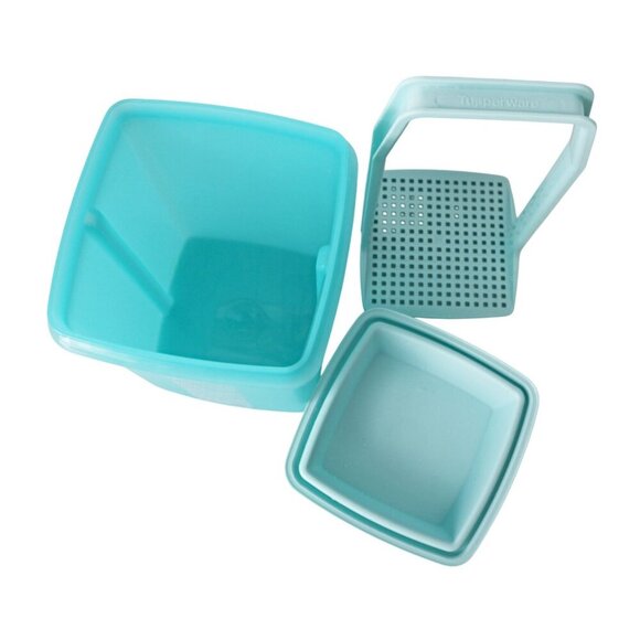 Vintage Tupperware Pickle Keeper #1560-2 in Bright Blue With #1562-3 Light Blue - Picture 4 of 6